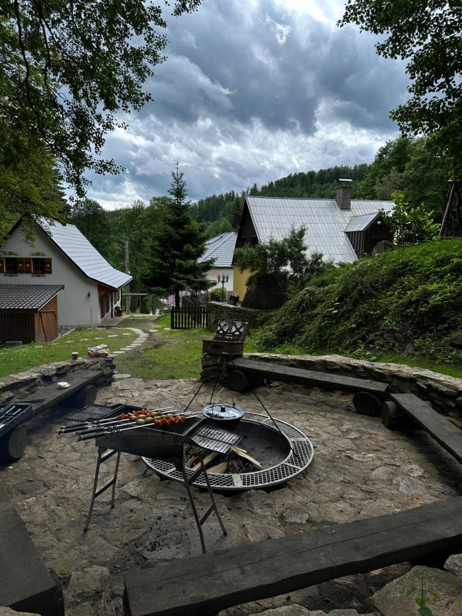 Chata Pohadka- "Lesni Udoli" Perštejn Exteriör bild